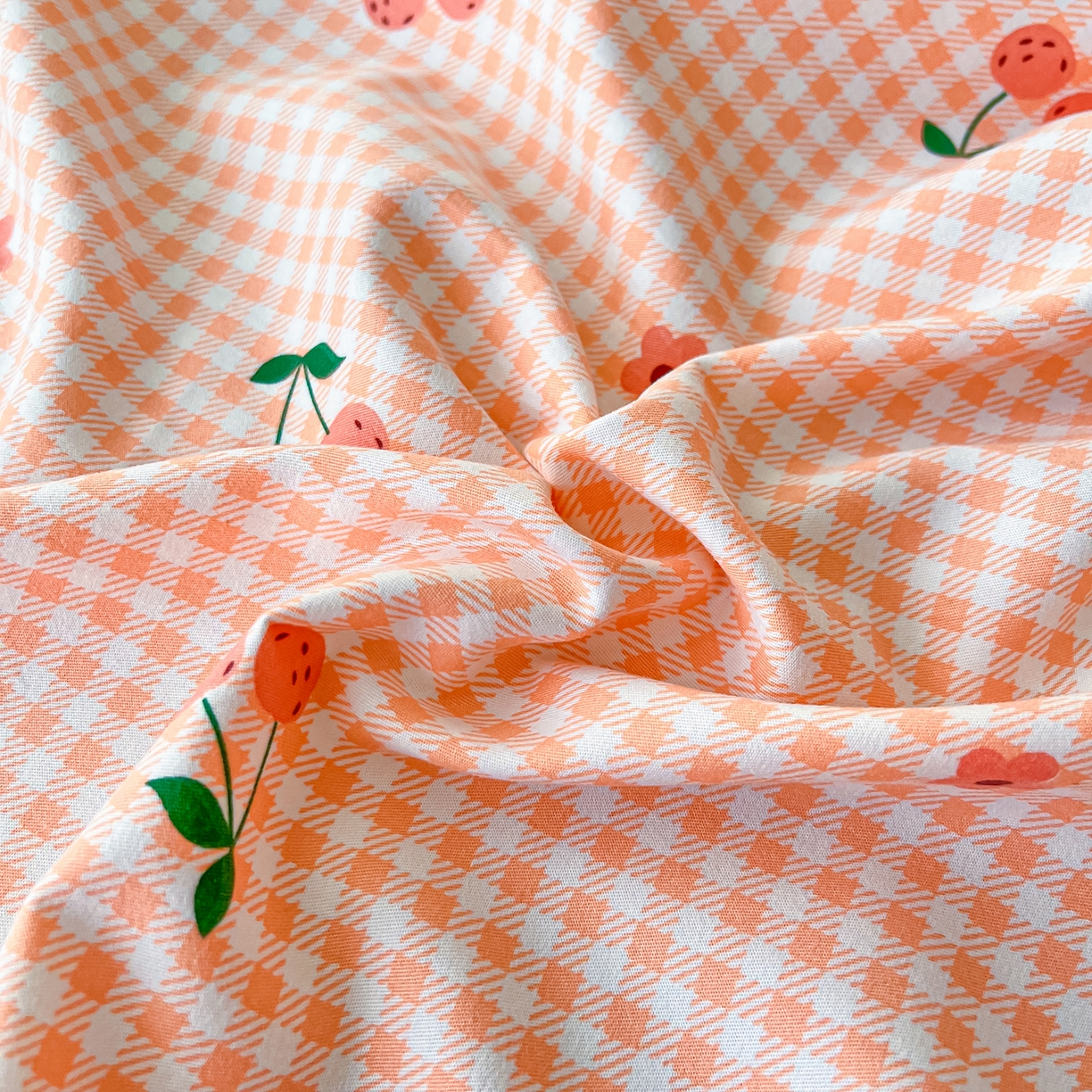 91家纺网 家纺一手货源 找家纺 首爱家纺 2025新款木棉双层纱印花床笠 小樱桃