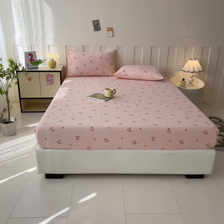 91家纺网 家纺一手货源 找家纺 首爱家纺 2025新款木棉双层纱印花床笠 小樱桃