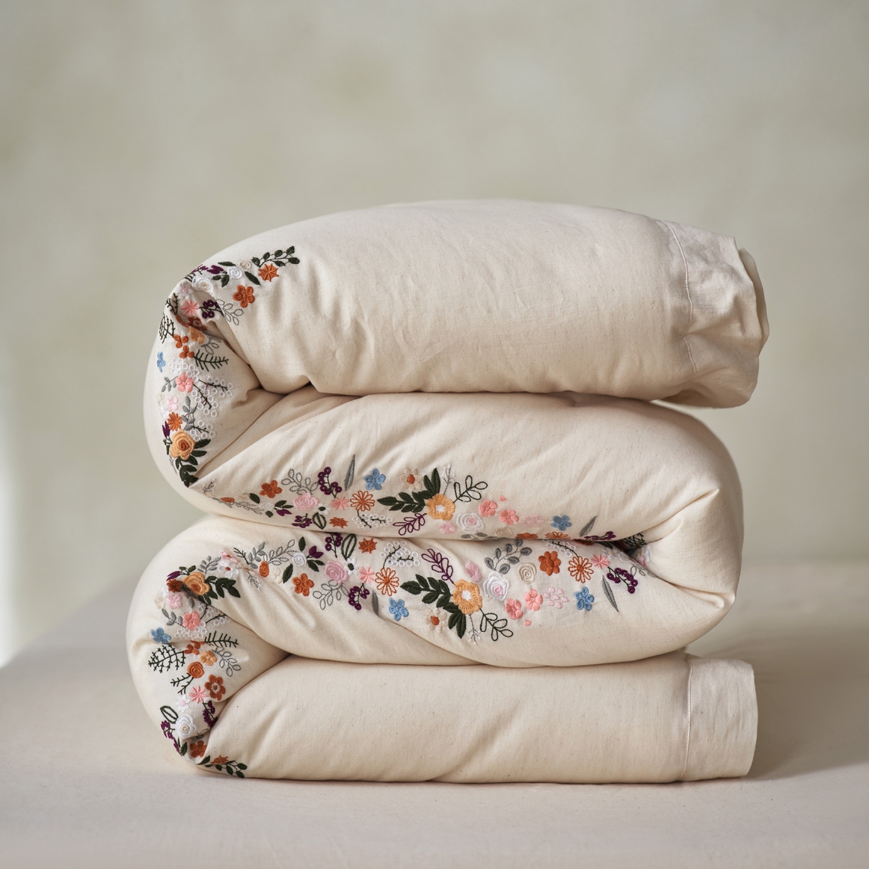 91家纺网 家纺一手货源 找家纺 （总）丽笙被芯 2025新款棉麻刺绣款可水洗懒人被被子被芯-露米娜