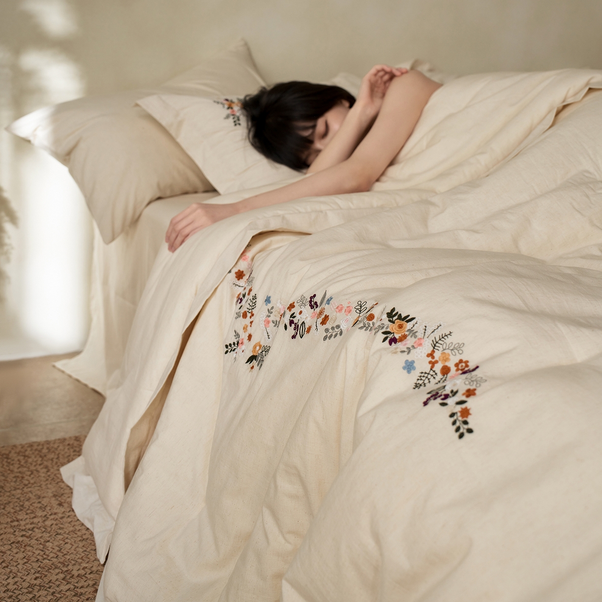 91家纺网 家纺一手货源 找家纺 （总）丽笙被芯 2025新款棉麻刺绣款可水洗懒人被被子被芯-露米娜