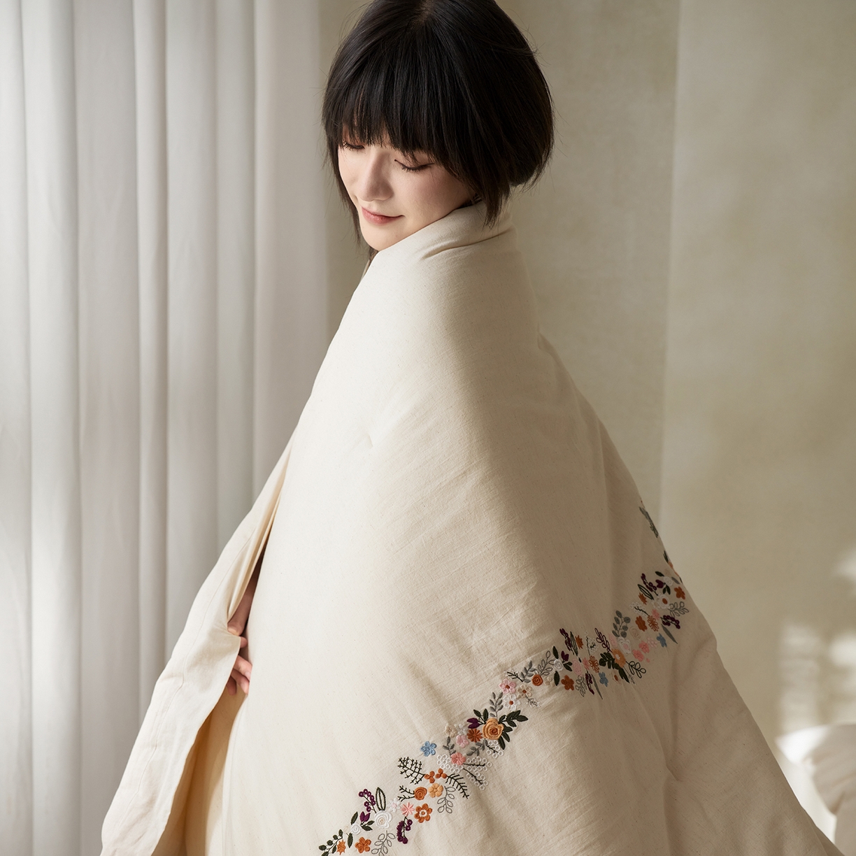 91家纺网 家纺一手货源 找家纺 （总）丽笙被芯 2025新款棉麻刺绣款可水洗懒人被被子被芯-露米娜