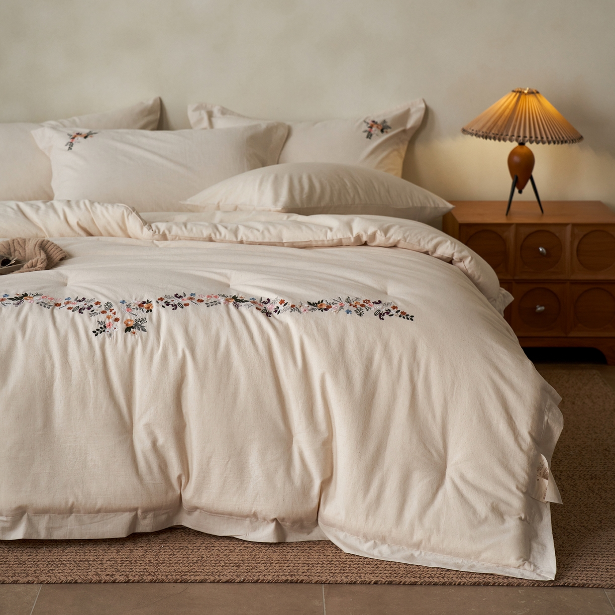 91家纺网 家纺一手货源 找家纺 （总）丽笙被芯 2025新款棉麻刺绣款可水洗懒人被被子被芯-露米娜