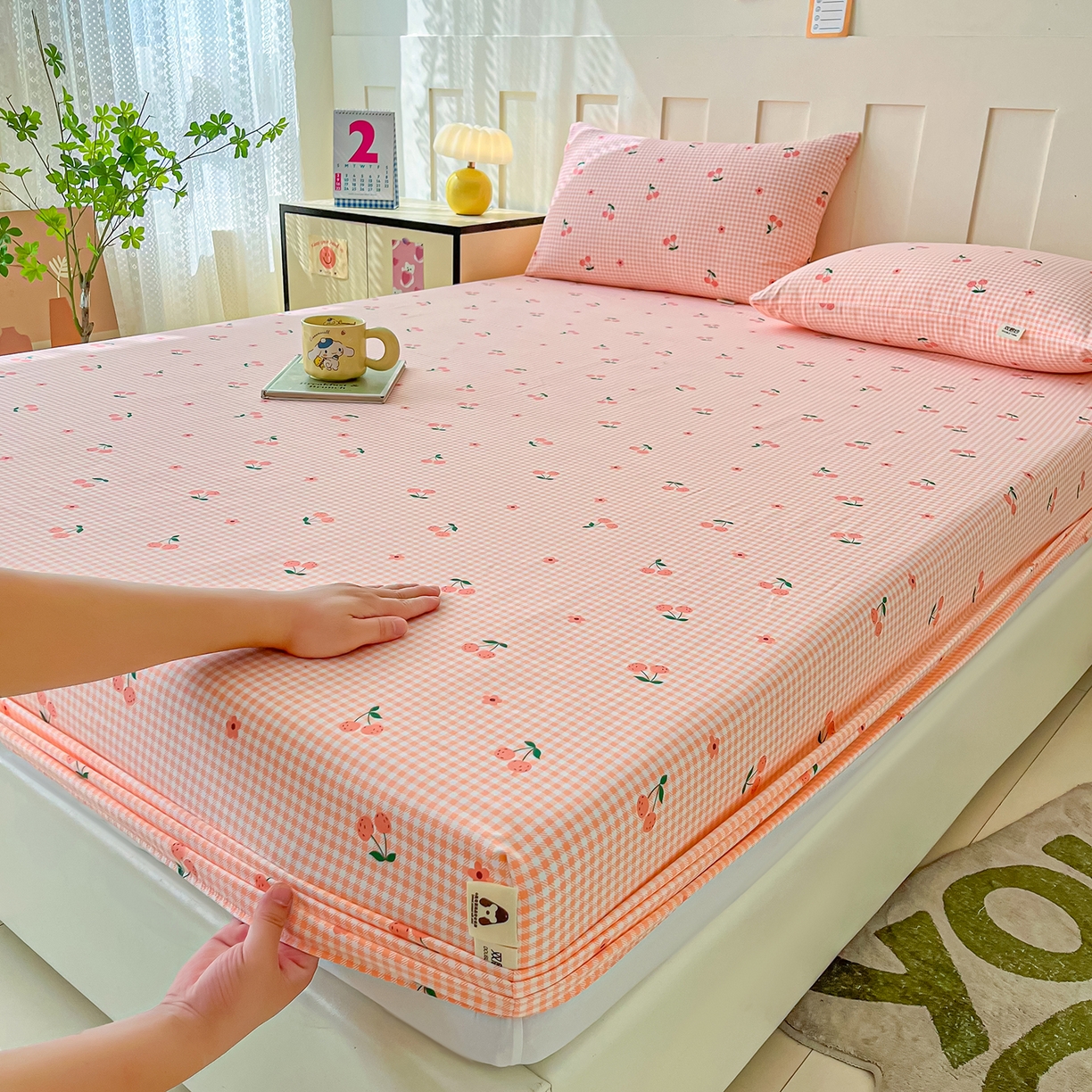 91家纺网 家纺一手货源 找家纺 棉乐町家居 2025新款木棉双层纱印花床笠 小樱桃