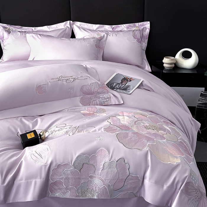 91家纺网 家纺一手货源 找家纺 置顶家纺 2025新款花漾亲肤刺绣系列四件套 花漾-香芋紫