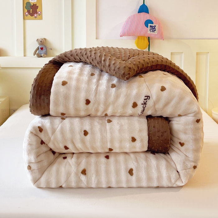 91家纺网 家纺一手货源 找家纺 云家 2025直播热款兔兔绒豆豆被三层夹棉加厚毛毯毯子牛奶绒冬被泡泡兔毛绒保暖被子被芯 咖爱心