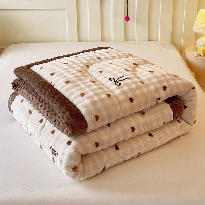 91家纺网 家纺一手货源 找家纺 云家 2025直播热款兔兔绒豆豆被三层夹棉加厚毛毯毯子牛奶绒冬被泡泡兔毛绒保暖被子被芯 咖爱心