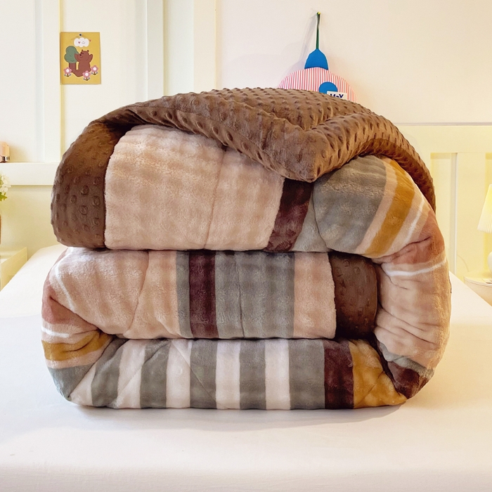 91家纺网 家纺一手货源 找家纺 云家 2025直播热款兔兔绒豆豆被三层夹棉加厚毛毯毯子牛奶绒冬被泡泡兔毛绒保暖被子被芯 时尚都市