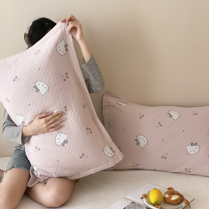 91家纺网 家纺一手货源 找家纺 麻依 2025新款安心棉纱布枕套全棉四层纱布枕套 粉色KT猫