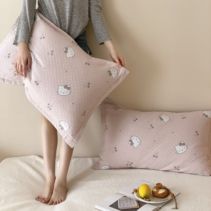 91家纺网 家纺一手货源 找家纺 麻依 2025新款安心棉纱布枕套全棉四层纱布枕套 粉色KT猫