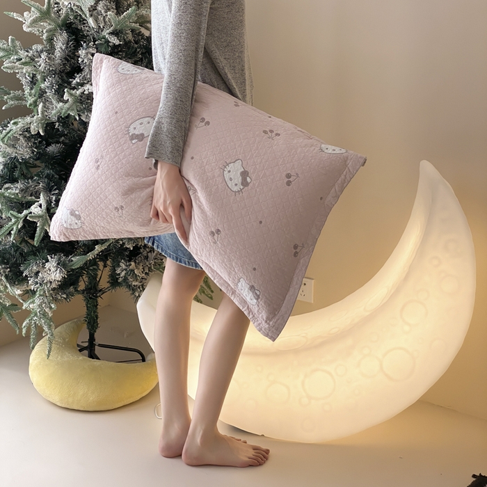 91家纺网 家纺一手货源 找家纺 麻依 2025新款安心棉纱布枕套全棉四层纱布枕套 粉色KT猫