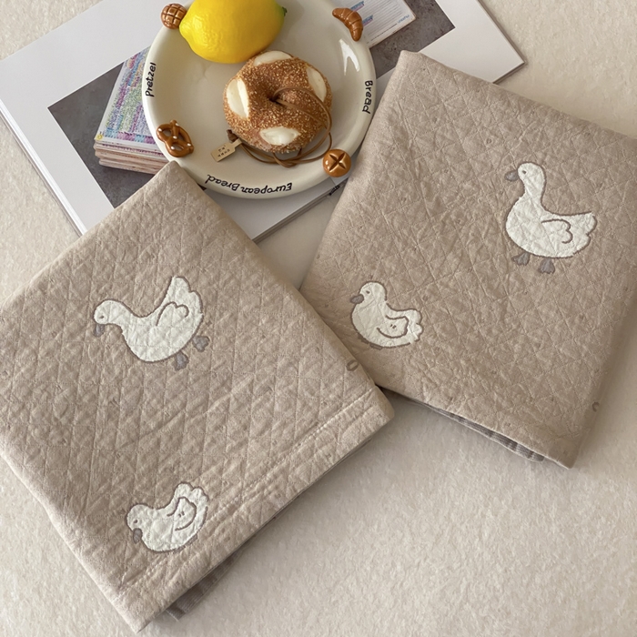 91家纺网 家纺一手货源 找家纺 麻依 2025新款安心棉纱布枕套全棉四层纱布枕套 可爱鸭鸭