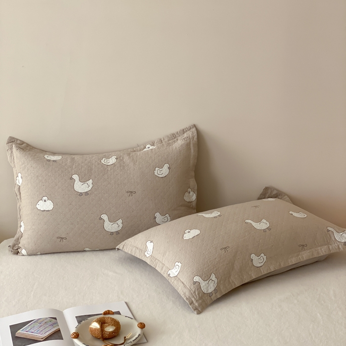 91家纺网 家纺一手货源 找家纺 麻依 2025新款安心棉纱布枕套全棉四层纱布枕套 可爱鸭鸭