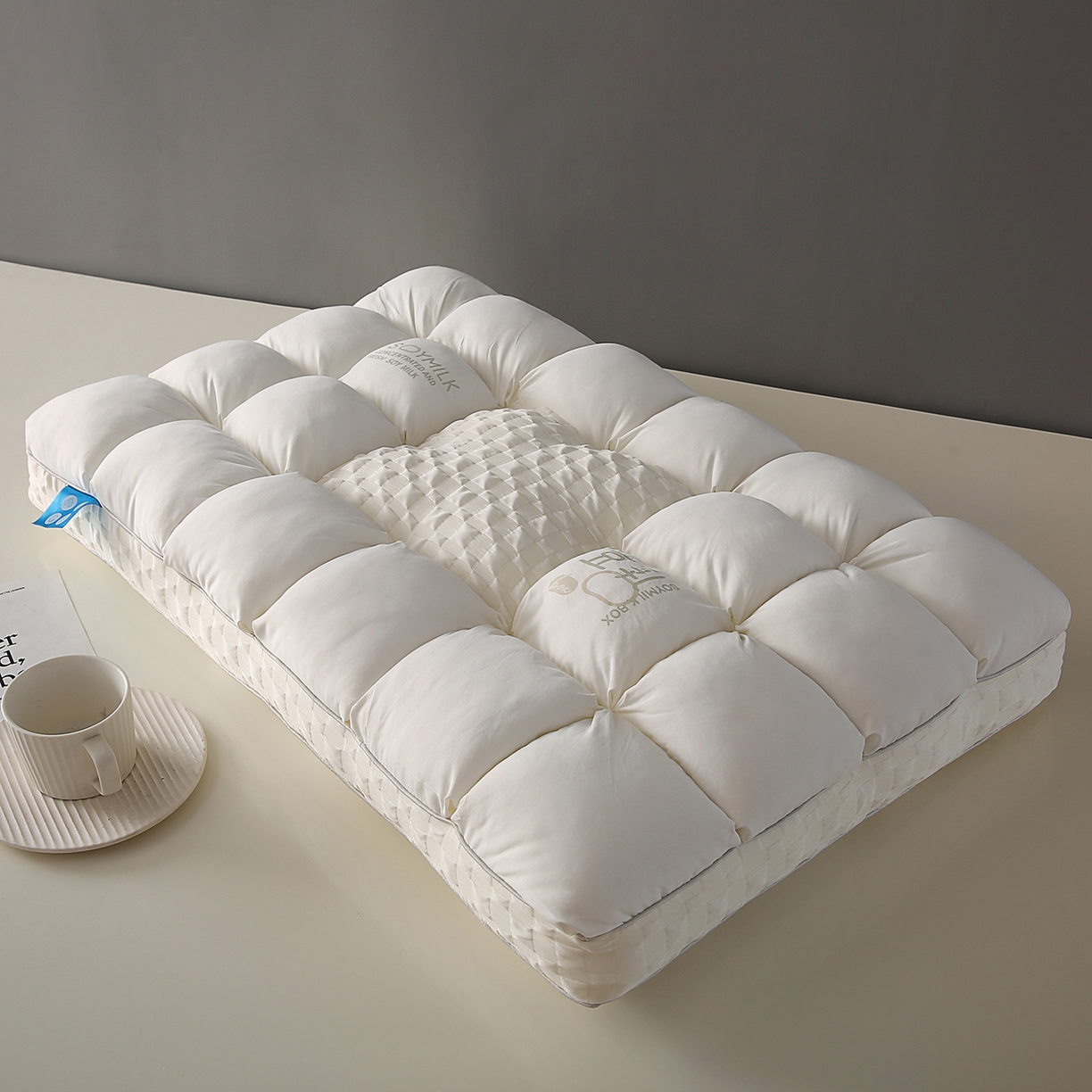 91家纺网 家纺一手货源 找家纺 （总）爱来伊家纺 2025新款豆乳云朵释压枕头枕芯