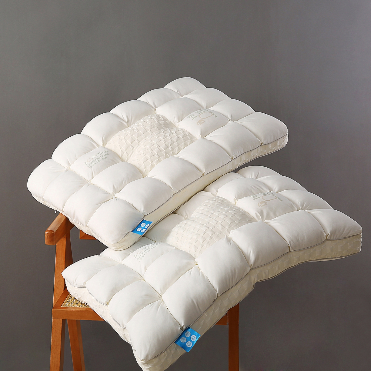 91家纺网 家纺一手货源 找家纺 （总）爱来伊家纺 2025新款豆乳云朵释压枕头枕芯