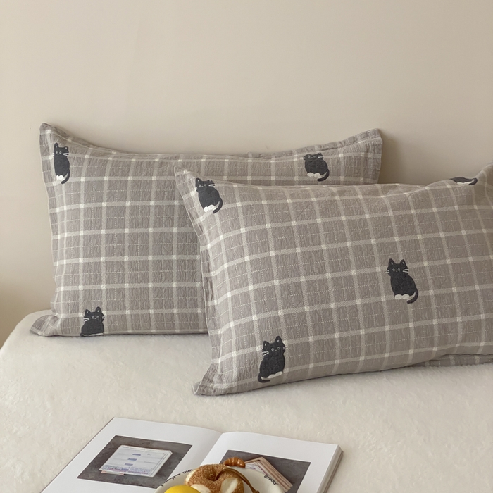 91家纺网 家纺一手货源 找家纺 麻依 2025新款安心棉纱布枕套全棉四层纱布枕套 可可猫咪-奶茶色