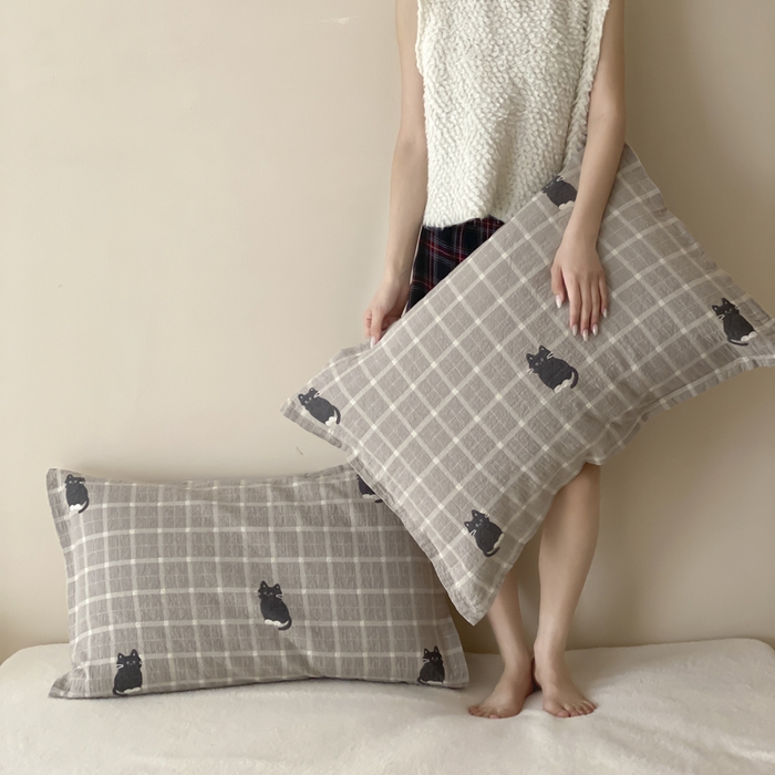 91家纺网 家纺一手货源 找家纺 麻依 2025新款安心棉纱布枕套全棉四层纱布枕套 可可猫咪-奶茶色