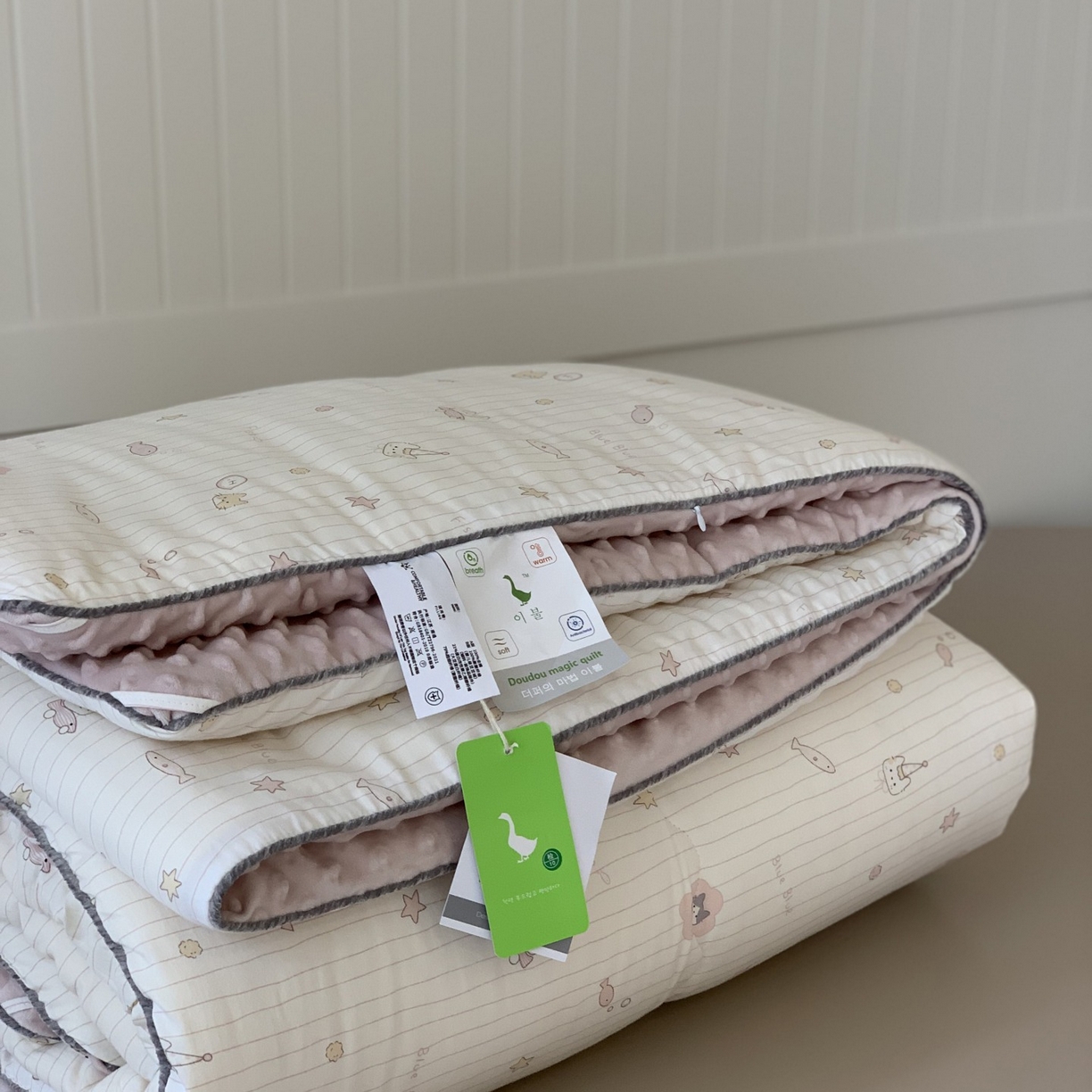 91家纺网 家纺一手货源 找家纺 汇庭 2025秋冬新款幸运豆单人春秋系列 小鱼儿粉