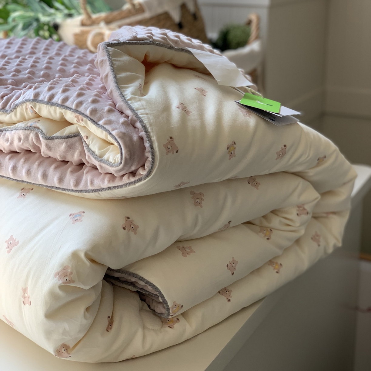 91家纺网 家纺一手货源 找家纺 汇庭 2025秋冬新款幸运豆单人春秋系列 小奶熊