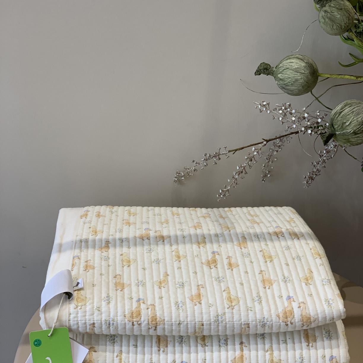 91家纺网 家纺一手货源 找家纺 汇庭 2025秋冬新款纱布绒单品床盖系列 鸭鸭成员