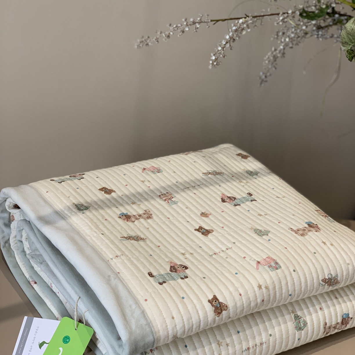 91家纺网 家纺一手货源 找家纺 汇庭 2025秋冬新款纱布绒单品床盖系列 麦当狗