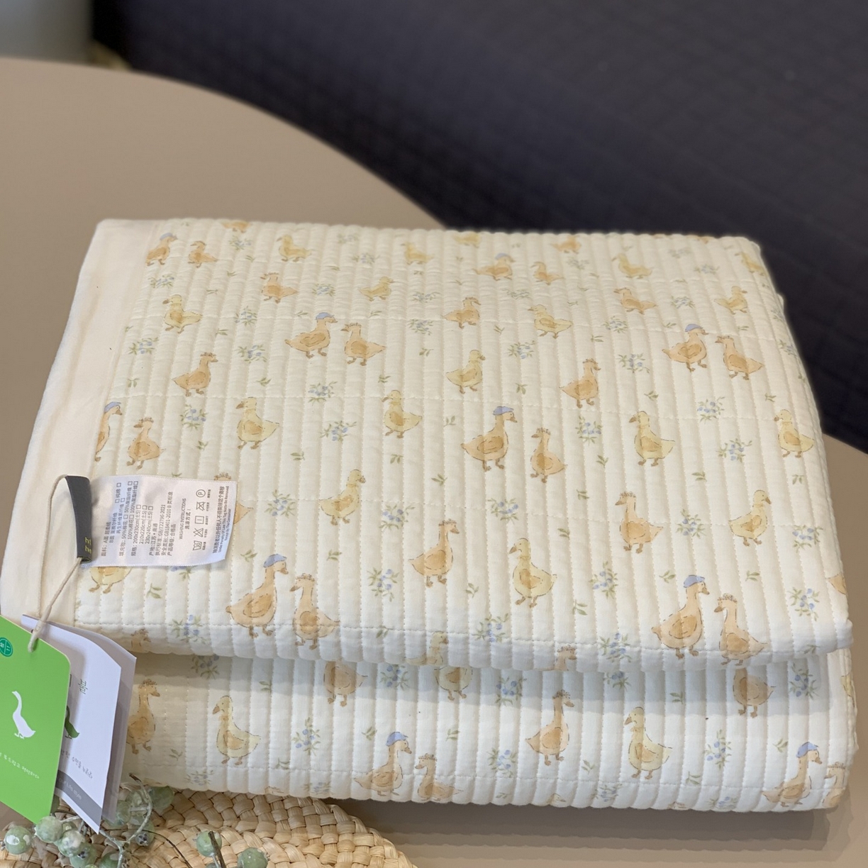 91家纺网 家纺一手货源 找家纺 汇庭 2025秋冬新款纱布绒单品床盖系列 鸭鸭成员