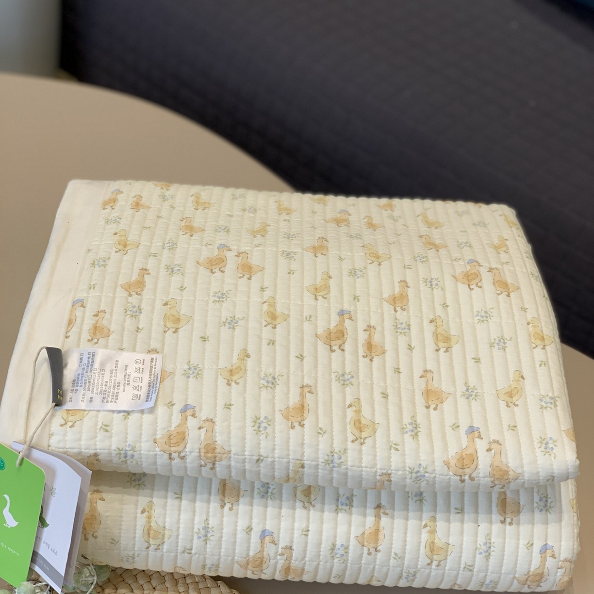 91家纺网 家纺一手货源 找家纺 汇庭 2025秋冬新款纱布绒单品床盖系列 鸭鸭成员