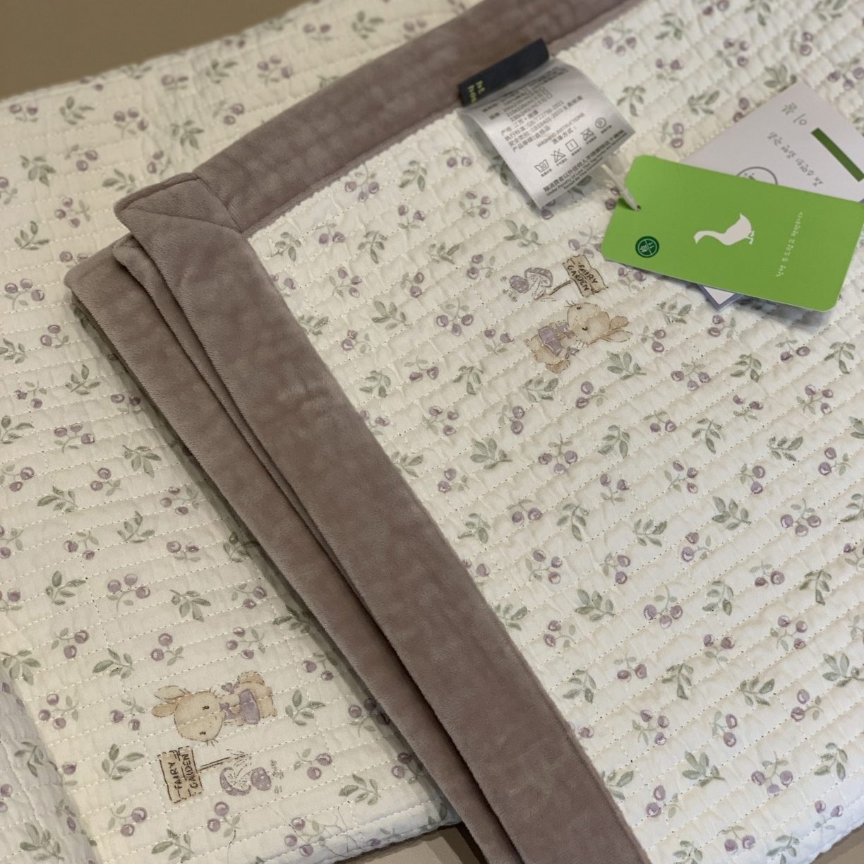 91家纺网 家纺一手货源 找家纺 汇庭 2025秋冬新款纱布绒单品床盖系列 紫西梅