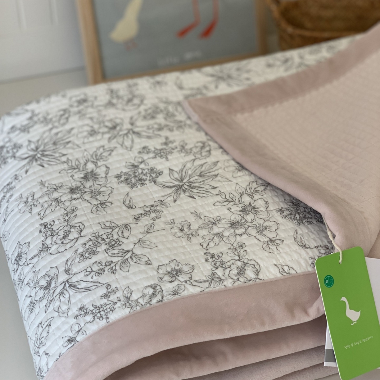 91家纺网 家纺一手货源 找家纺 汇庭 2025秋冬新款纱布绒单品床盖系列 富华粉