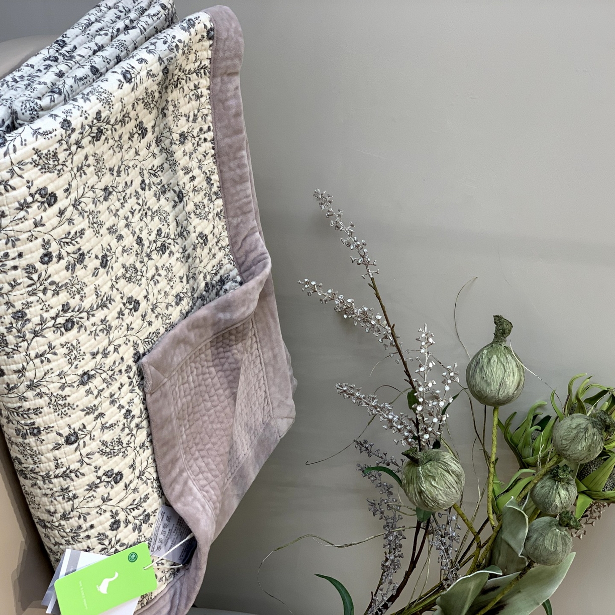 91家纺网 家纺一手货源 找家纺 汇庭 2025秋冬新款纱布绒单品床盖系列 紫珍妮