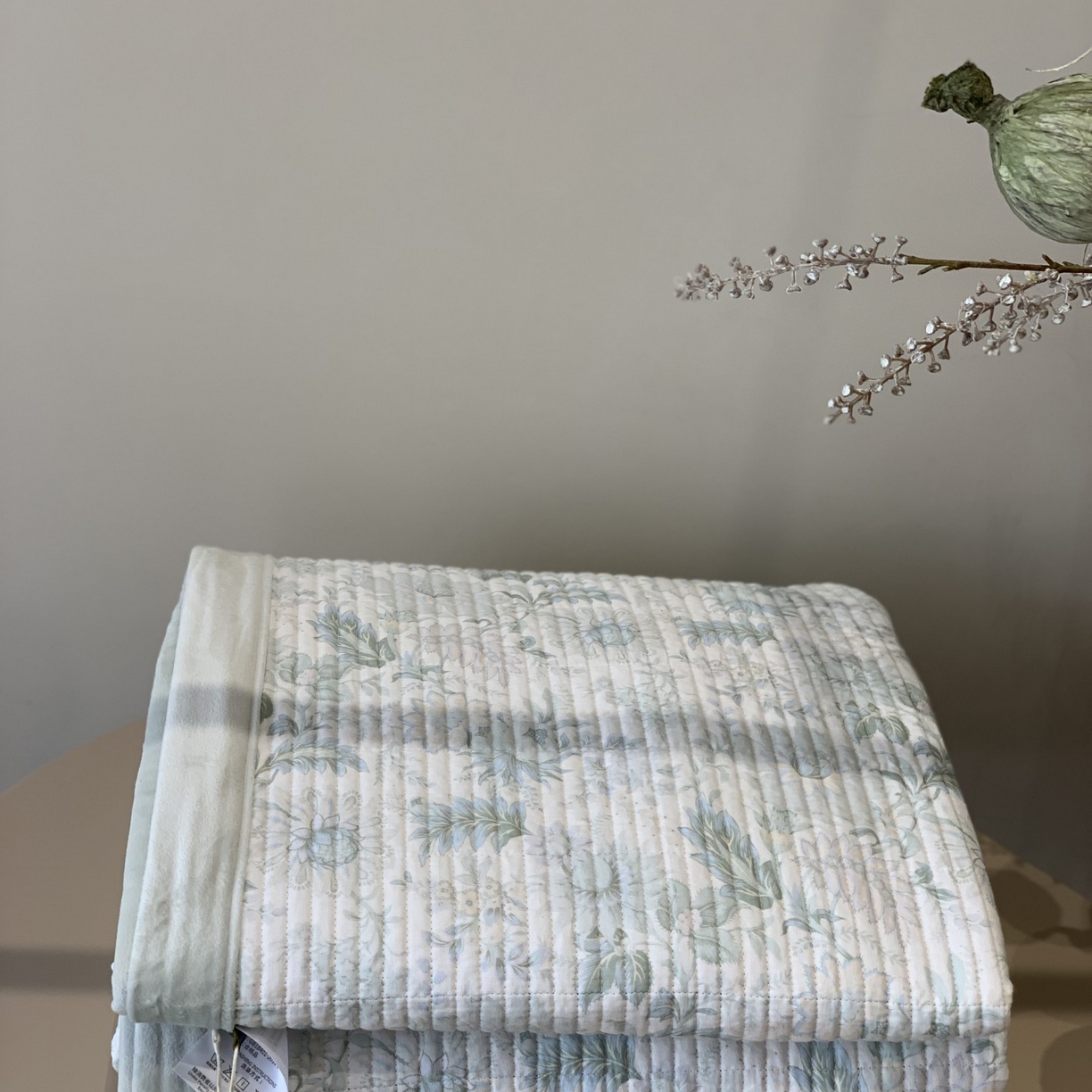 91家纺网 家纺一手货源 找家纺 汇庭 2025秋冬新款纱布绒单品床盖系列 富华绿