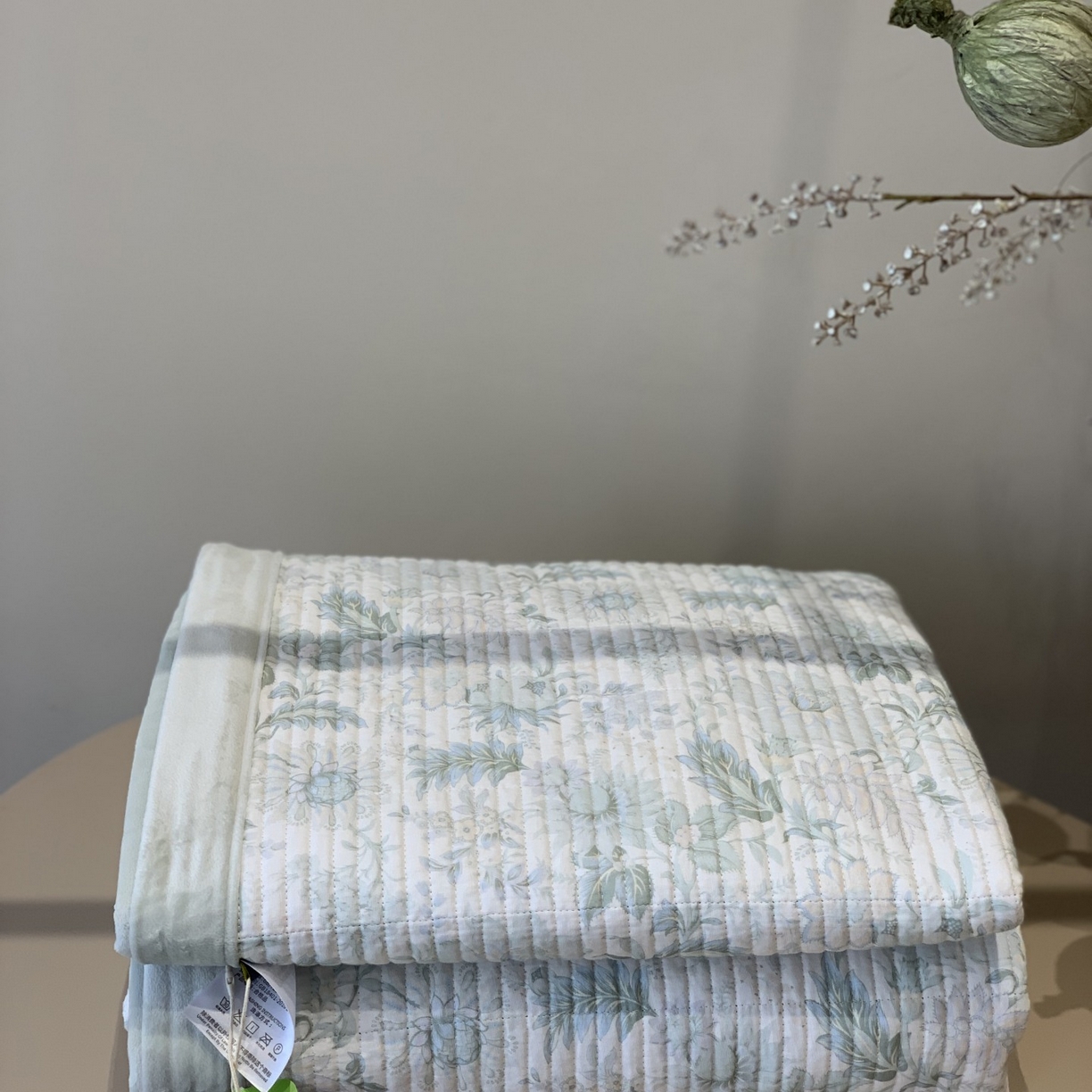 91家纺网 家纺一手货源 找家纺 汇庭 2025秋冬新款纱布绒单品床盖系列 富华绿