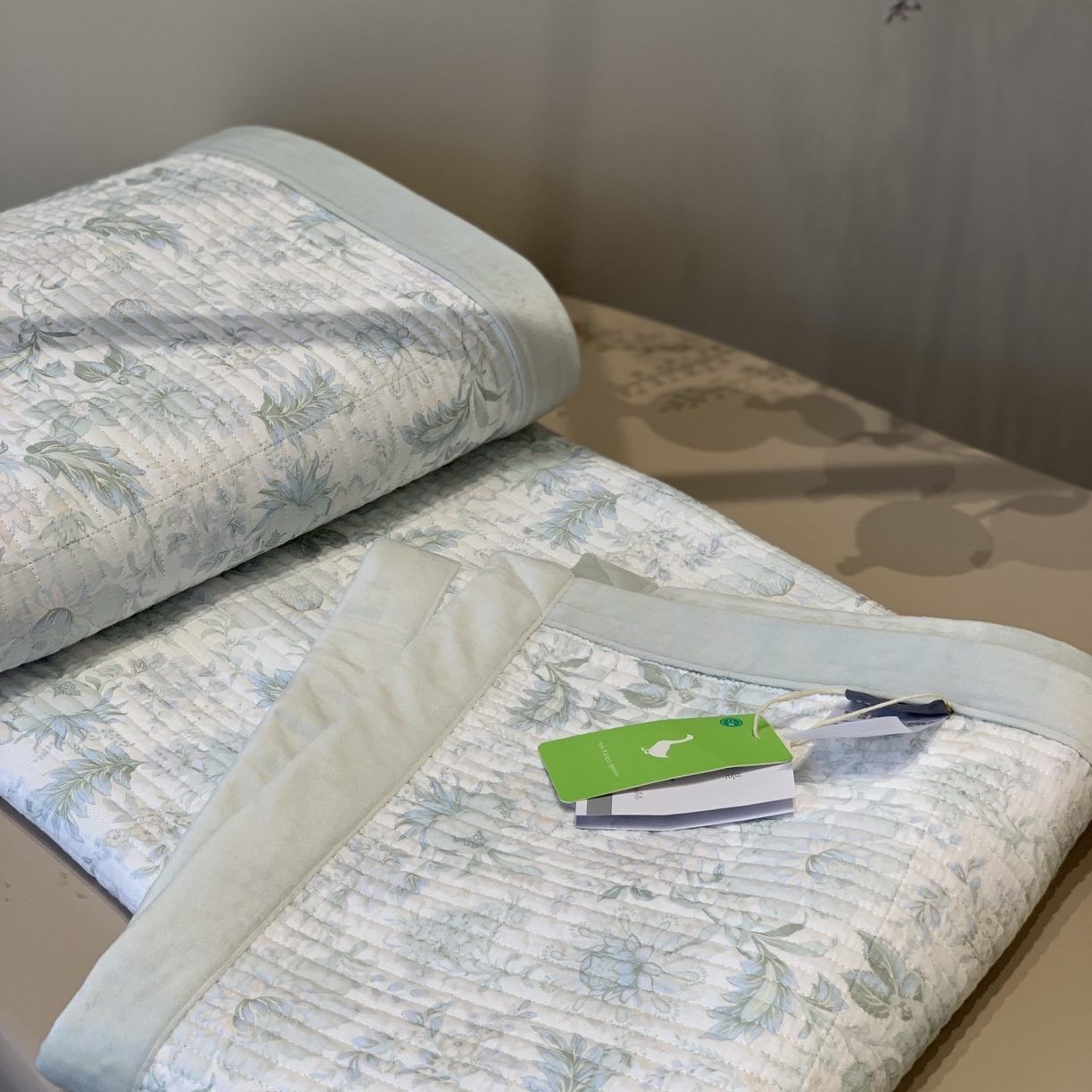 91家纺网 家纺一手货源 找家纺 汇庭 2025秋冬新款纱布绒单品床盖系列 富华绿