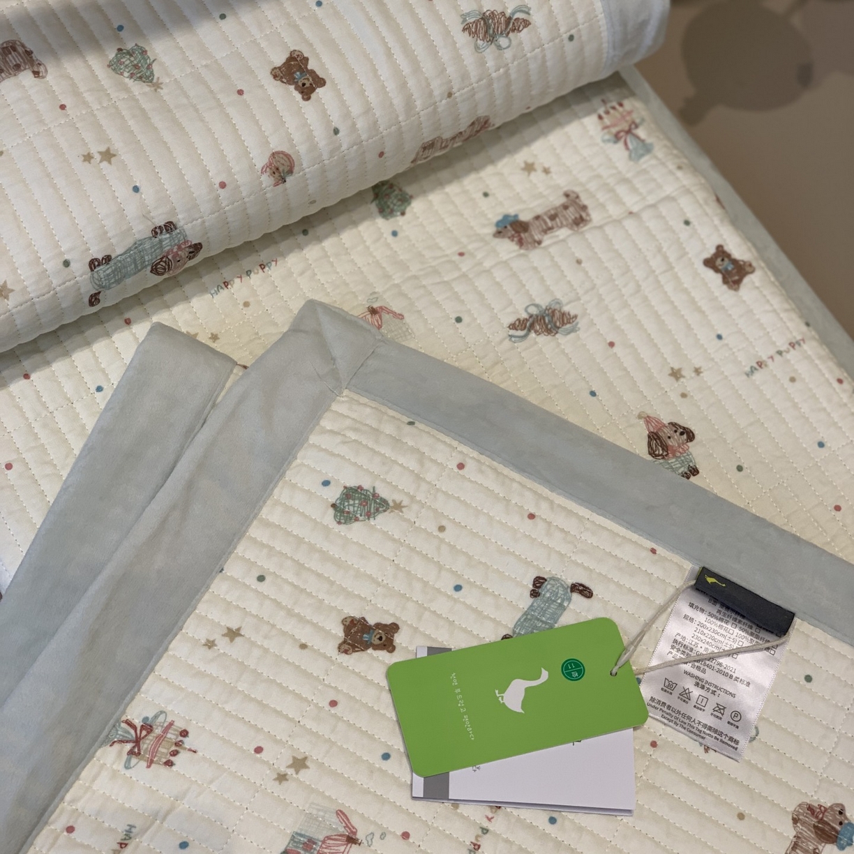 91家纺网 家纺一手货源 找家纺 汇庭 2025秋冬新款纱布绒单品床盖系列 麦当狗