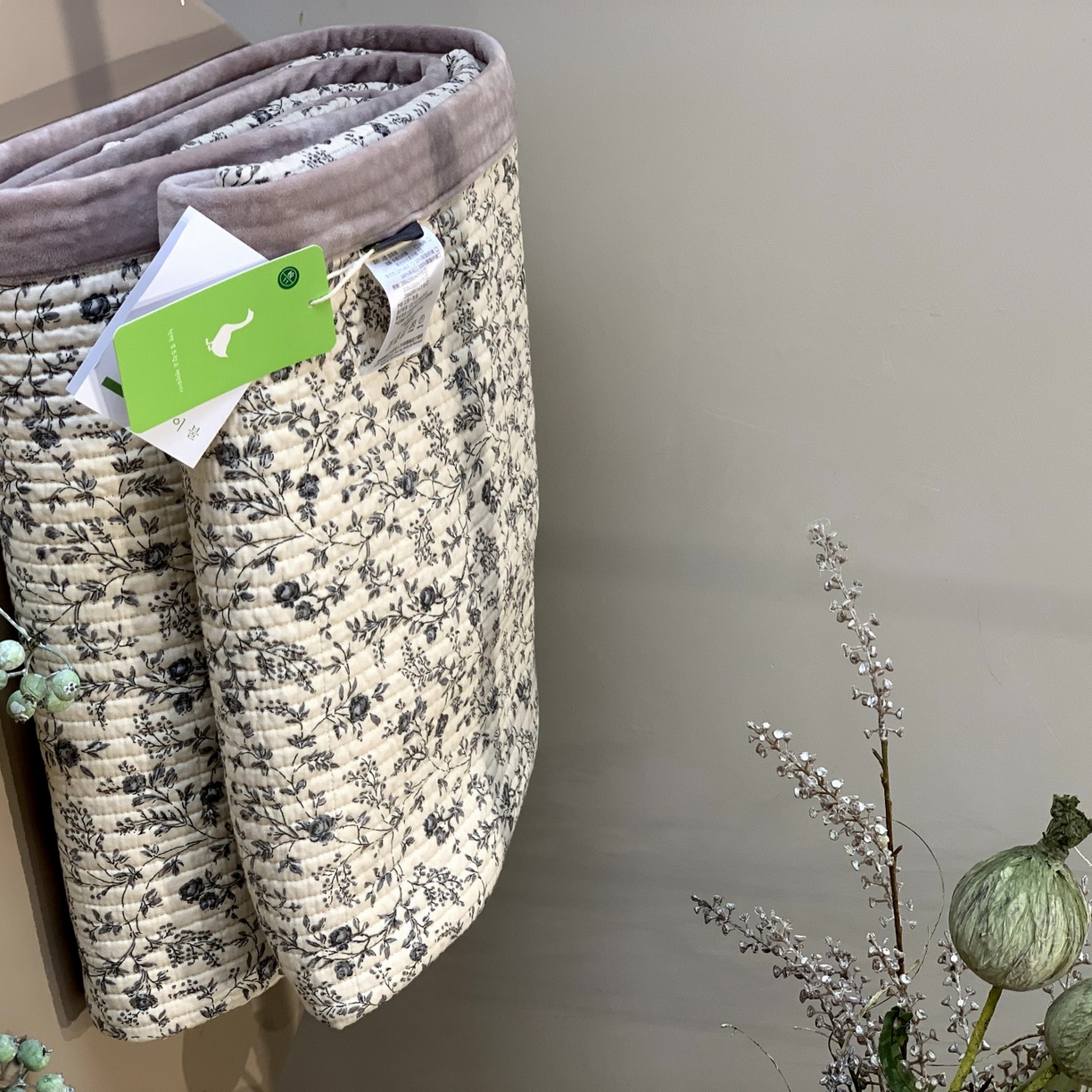 91家纺网 家纺一手货源 找家纺 汇庭 2025秋冬新款纱布绒单品床盖系列 紫珍妮