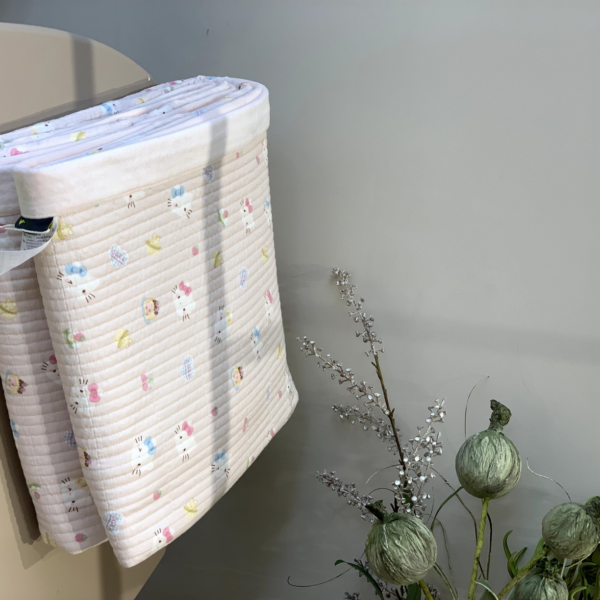 91家纺网 家纺一手货源 找家纺 汇庭 2025秋冬新款纱布绒单品床盖系列 猫猫成员