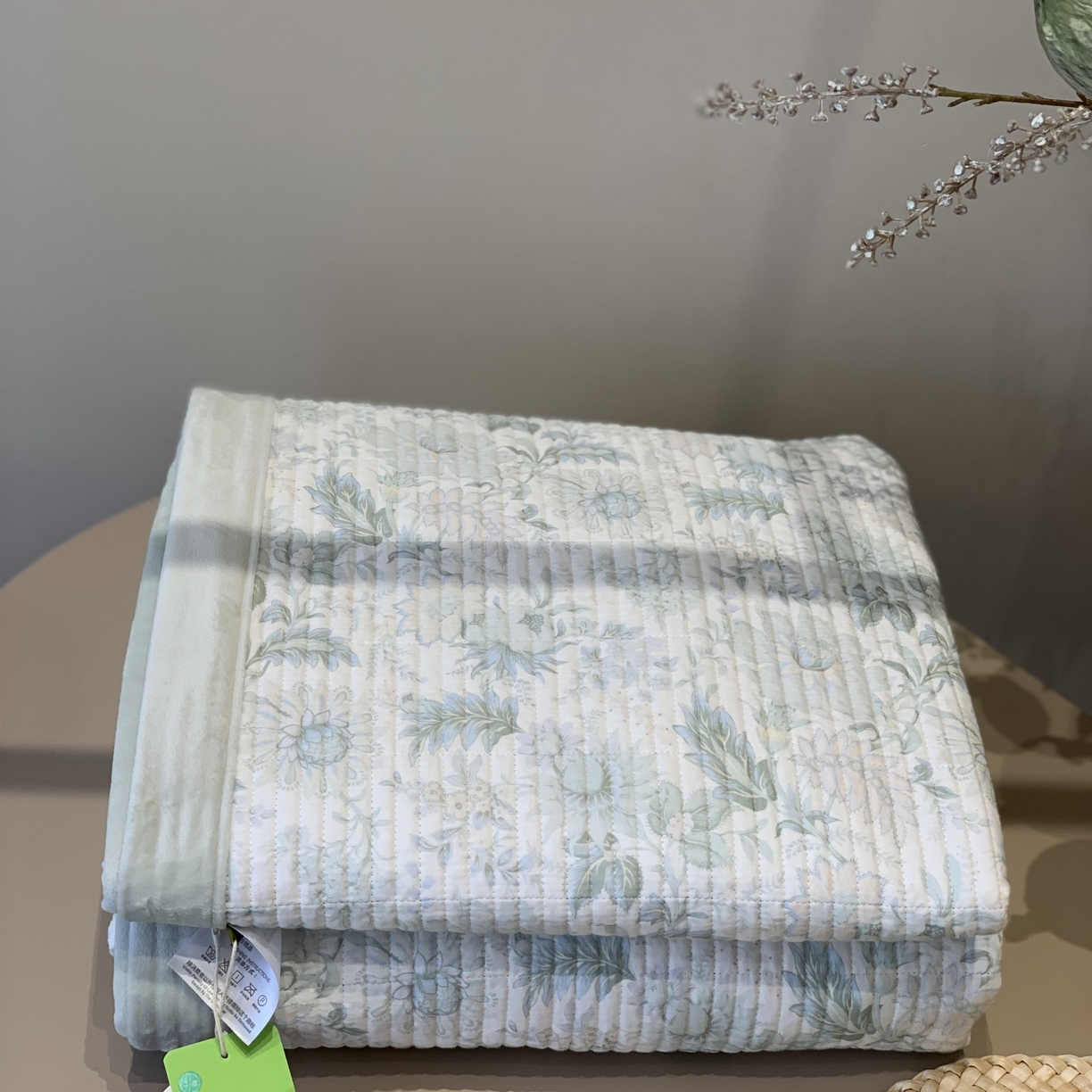 91家纺网 家纺一手货源 找家纺 汇庭 2025秋冬新款纱布绒单品床盖系列 富华绿