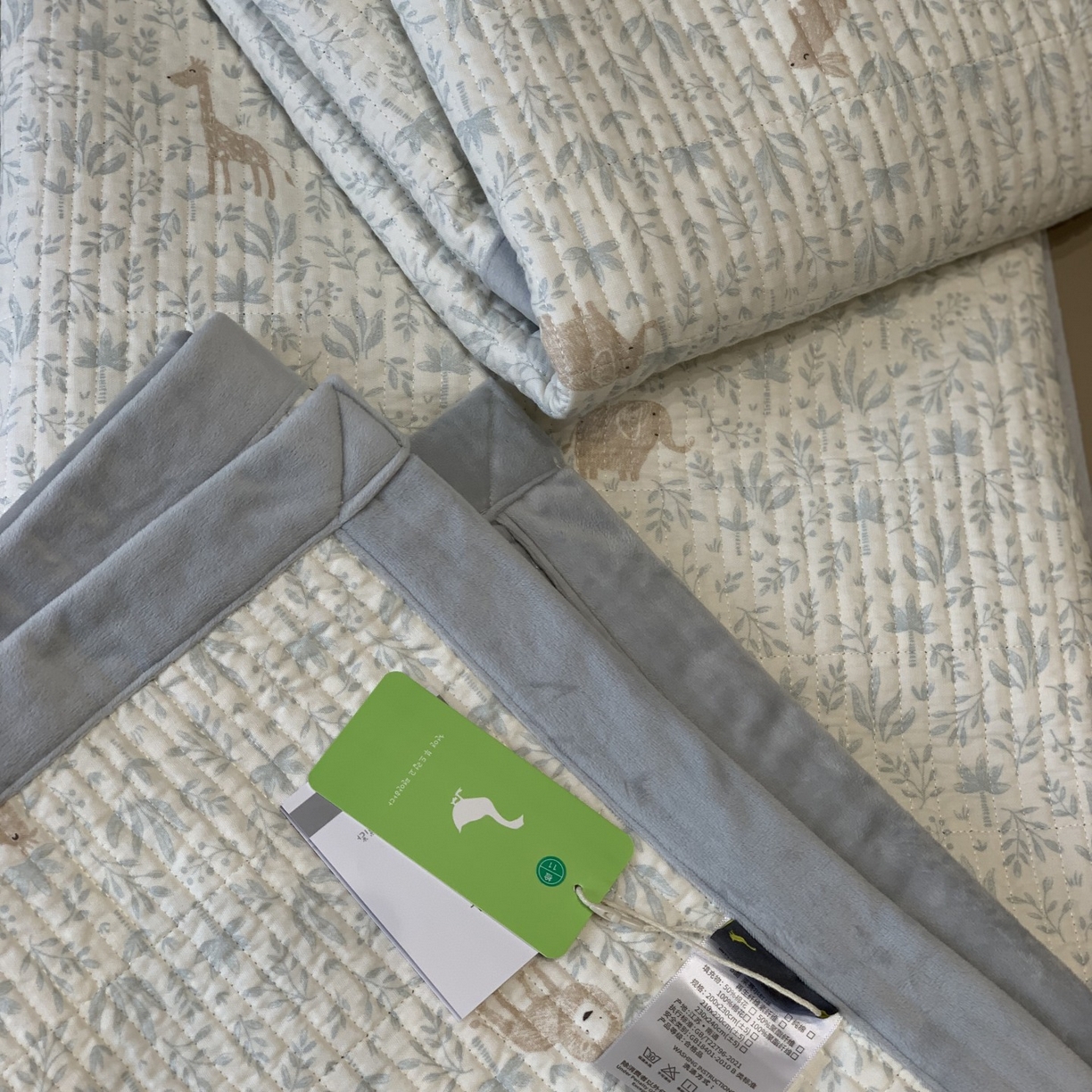 91家纺网 家纺一手货源 找家纺 汇庭 2025秋冬新款纱布绒单品床盖系列 鹿伙伴