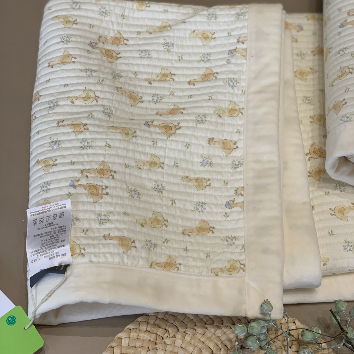 91家纺网 家纺一手货源 找家纺 汇庭 2025秋冬新款纱布绒单品床盖系列 鸭鸭成员