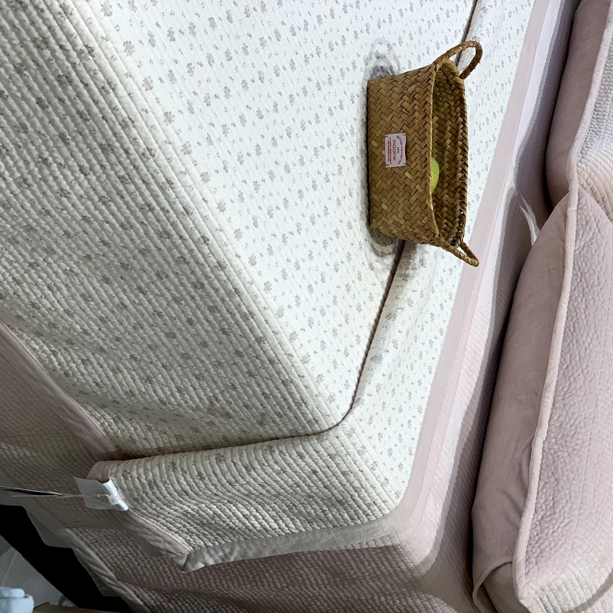 91家纺网 家纺一手货源 找家纺 汇庭 2025秋冬新款纱布绒单品床盖系列 蔓秋粉