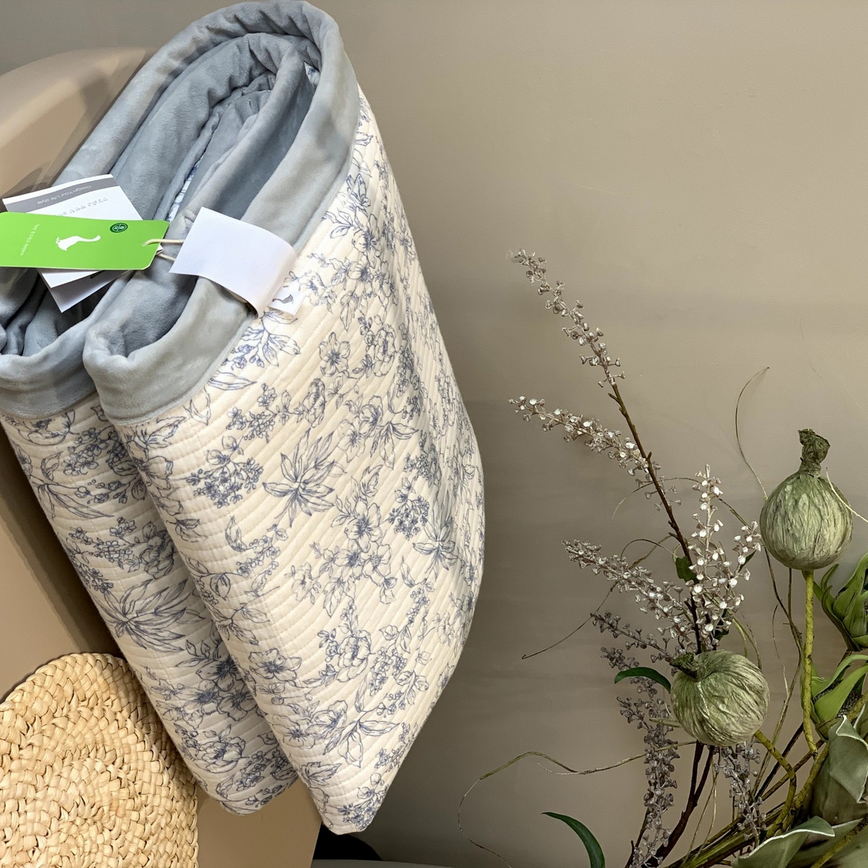 91家纺网 家纺一手货源 找家纺 汇庭 2025秋冬新款纱布绒单品床盖系列 富华蓝