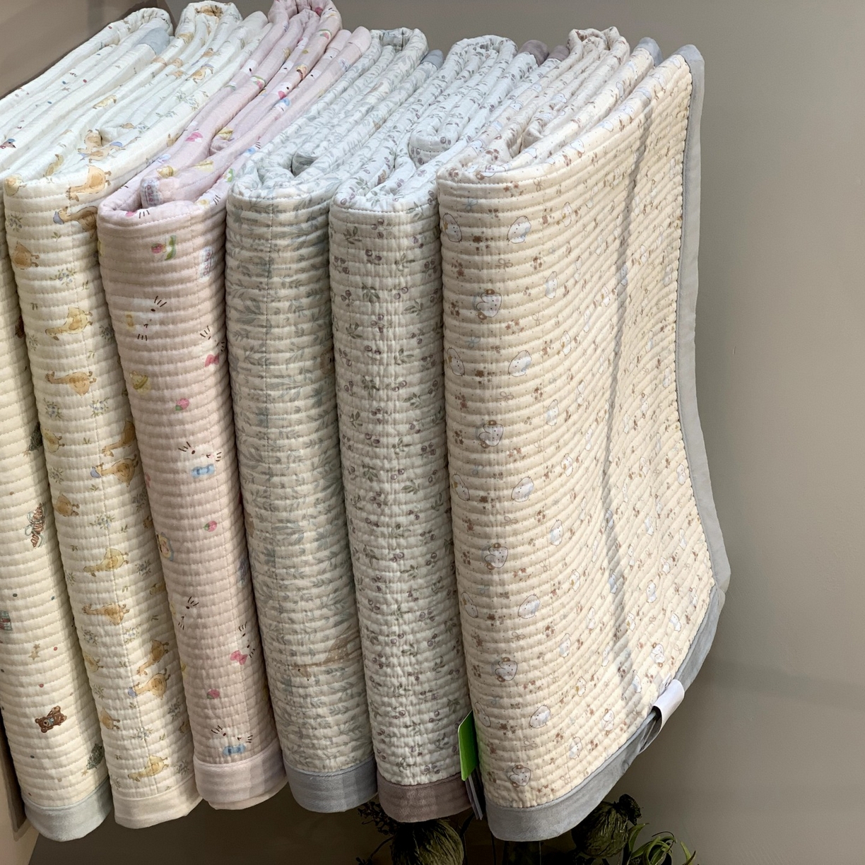 91家纺网 家纺一手货源 找家纺 汇庭 2025秋冬新款纱布绒单品床盖系列 组合