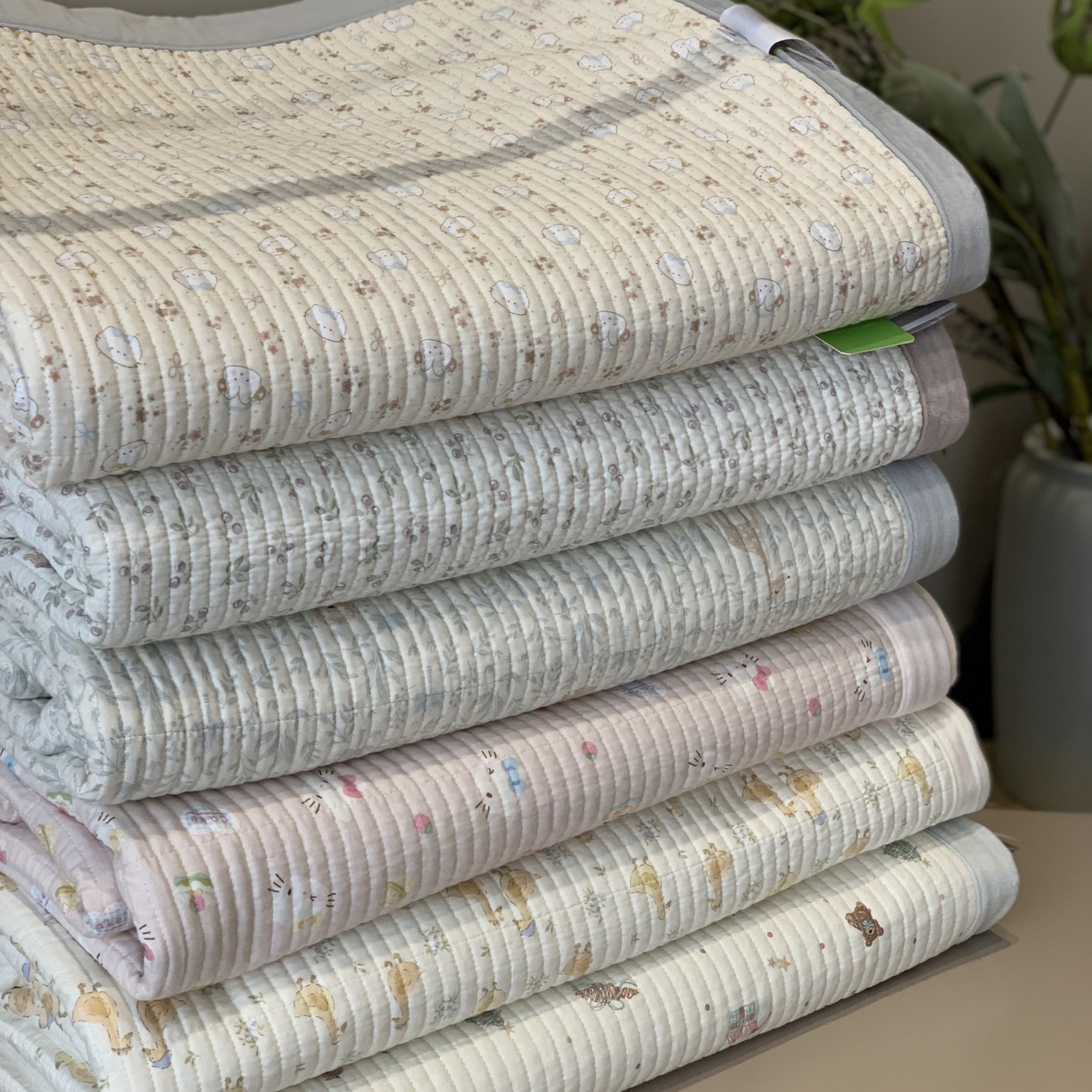 91家纺网 家纺一手货源 找家纺 汇庭 2025秋冬新款纱布绒单品床盖系列 组合