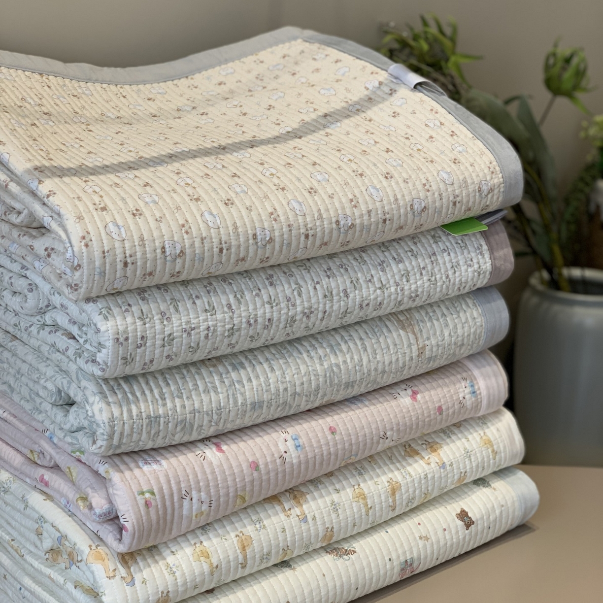 91家纺网 家纺一手货源 找家纺 汇庭 2025秋冬新款纱布绒单品床盖系列 组合