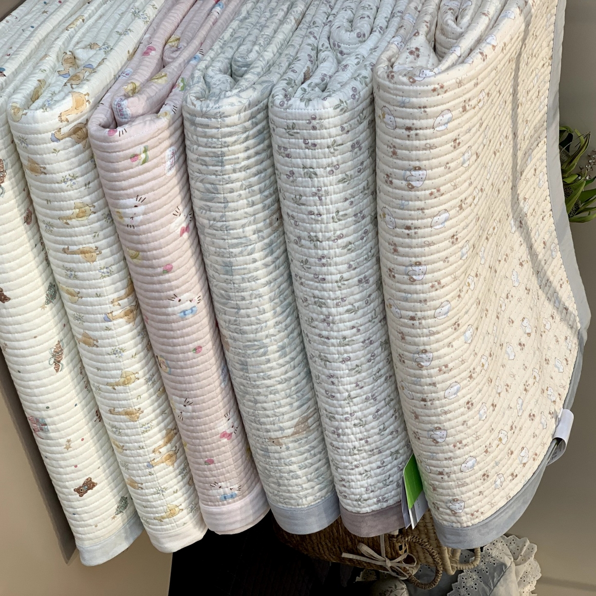 91家纺网 家纺一手货源 找家纺 汇庭 2025秋冬新款纱布绒单品床盖系列 组合