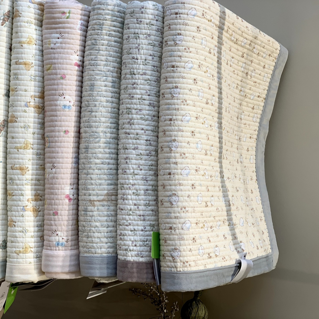 91家纺网 家纺一手货源 找家纺 汇庭 2025秋冬新款纱布绒单品床盖系列 组合