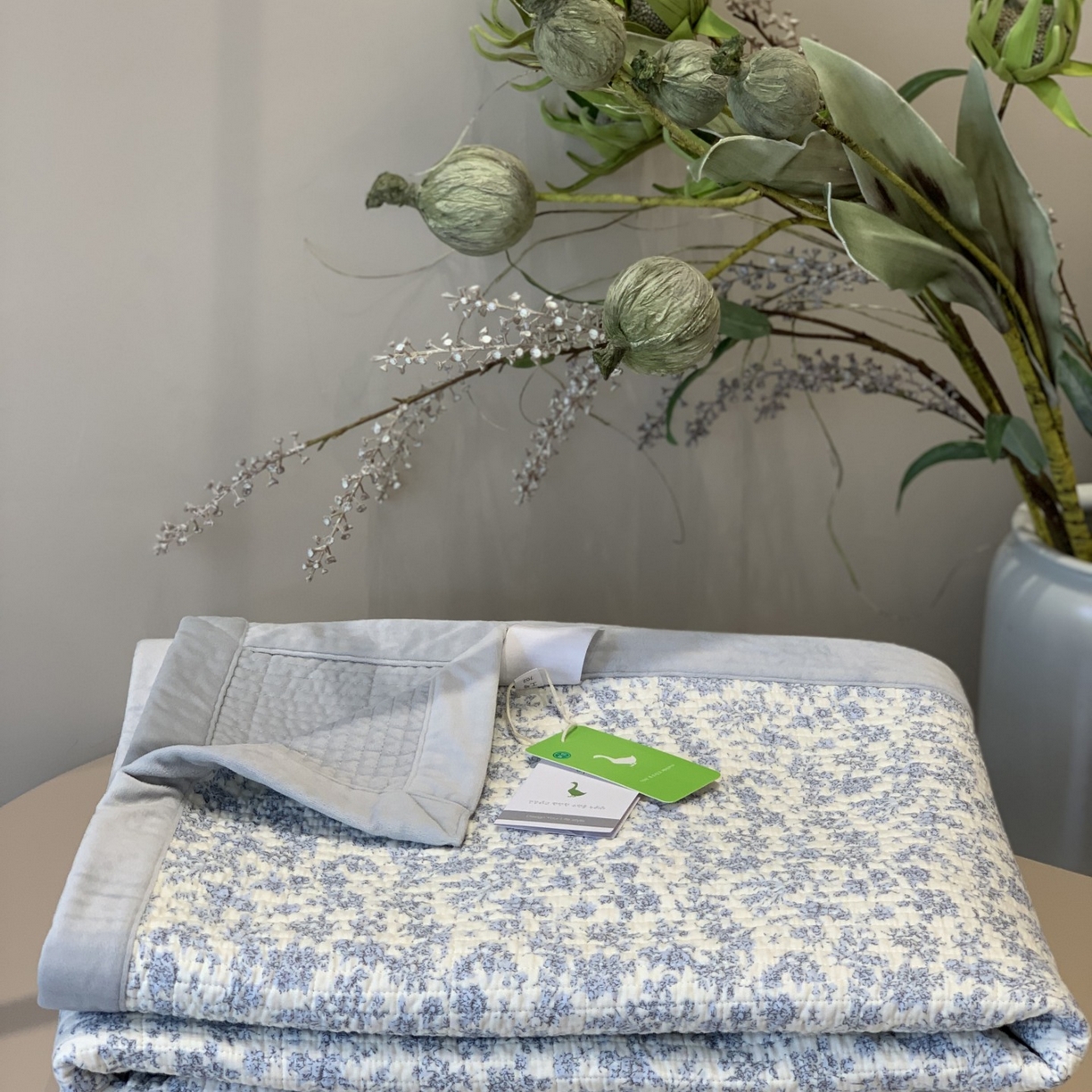 91家纺网 家纺一手货源 找家纺 汇庭 2025秋冬新款纱布绒单品床盖系列 珍妮蓝