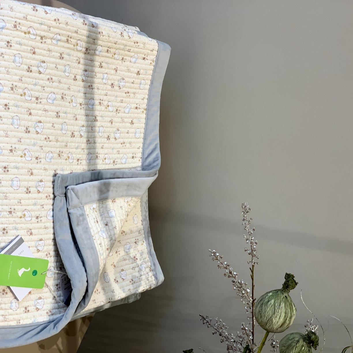 91家纺网 家纺一手货源 找家纺 汇庭 2025秋冬新款纱布绒单品床盖系列 奶糕