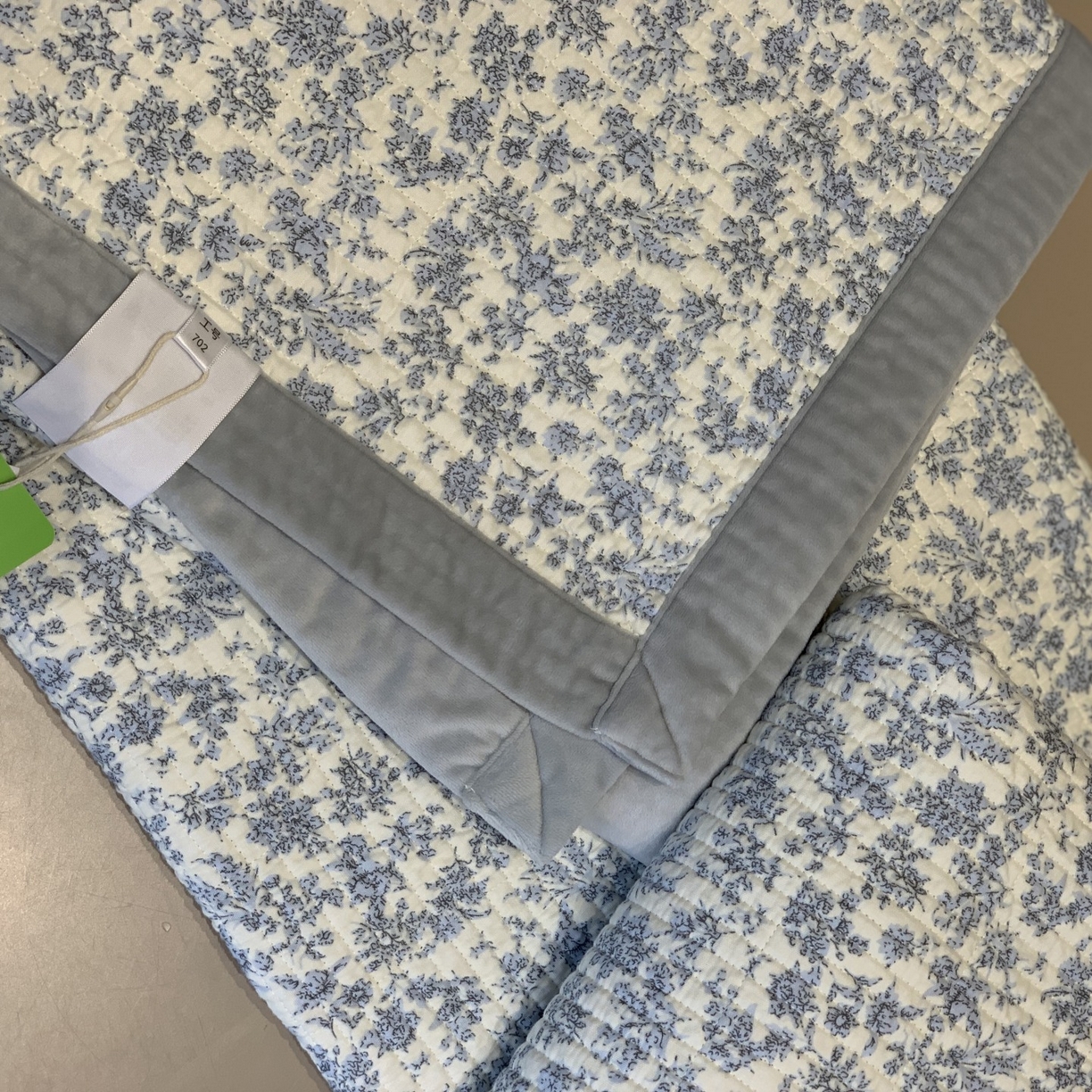 91家纺网 家纺一手货源 找家纺 汇庭 2025秋冬新款纱布绒单品床盖系列 珍妮蓝