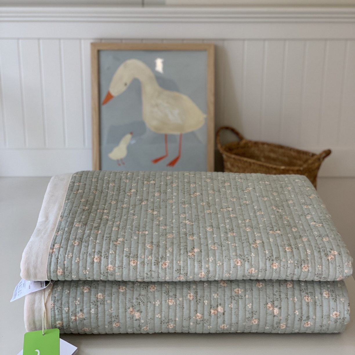 91家纺网 家纺一手货源 找家纺 汇庭 2025秋冬新款纱布绒单品床盖系列 蔓秋绿