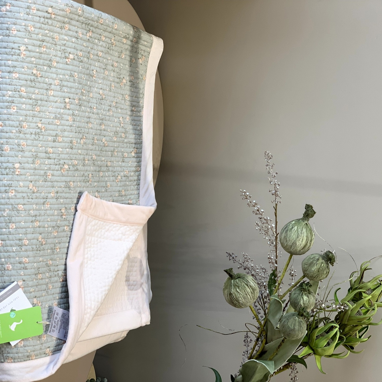 91家纺网 家纺一手货源 找家纺 汇庭 2025秋冬新款纱布绒单品床盖系列 蔓秋绿